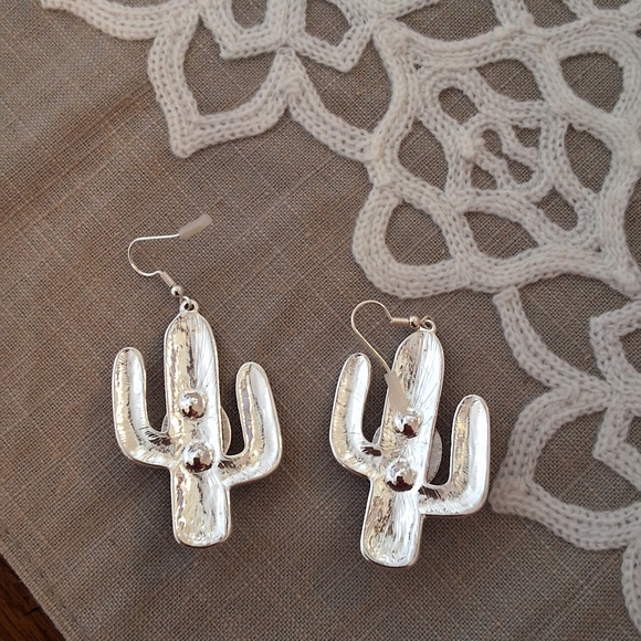 💥SALE💥Rainbow/Turquoise Stone NEW Boho Chic Cactus Dangle Earrings - Picture 3 of 6